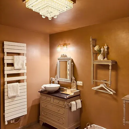 Au Refuge Du Spéléo Bed & Breakfast